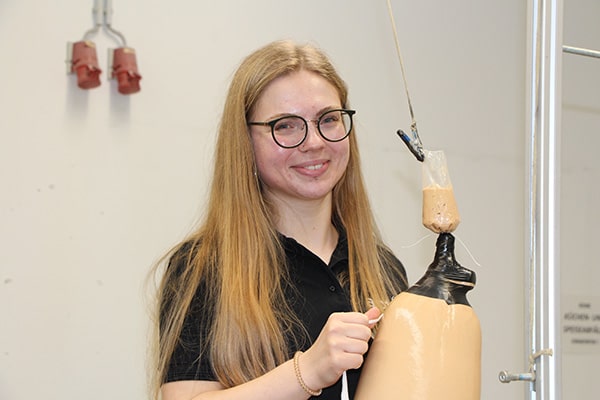 Franziska Fisch - Orthopädietechnik-Mechanikerin bei APT Prothesen in Trier